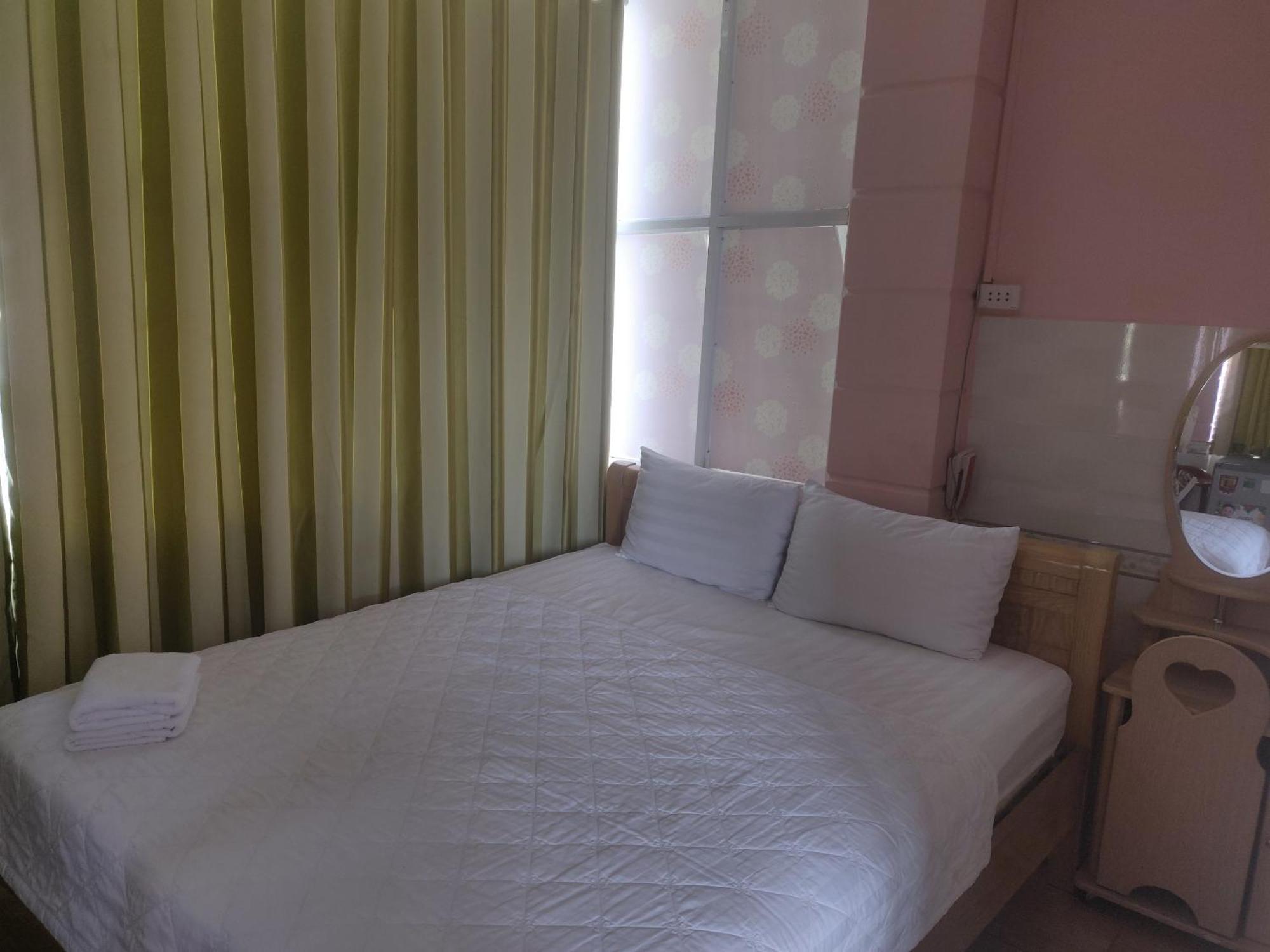 Hotel Khach San Nhat Thy Ho Chi Minh City