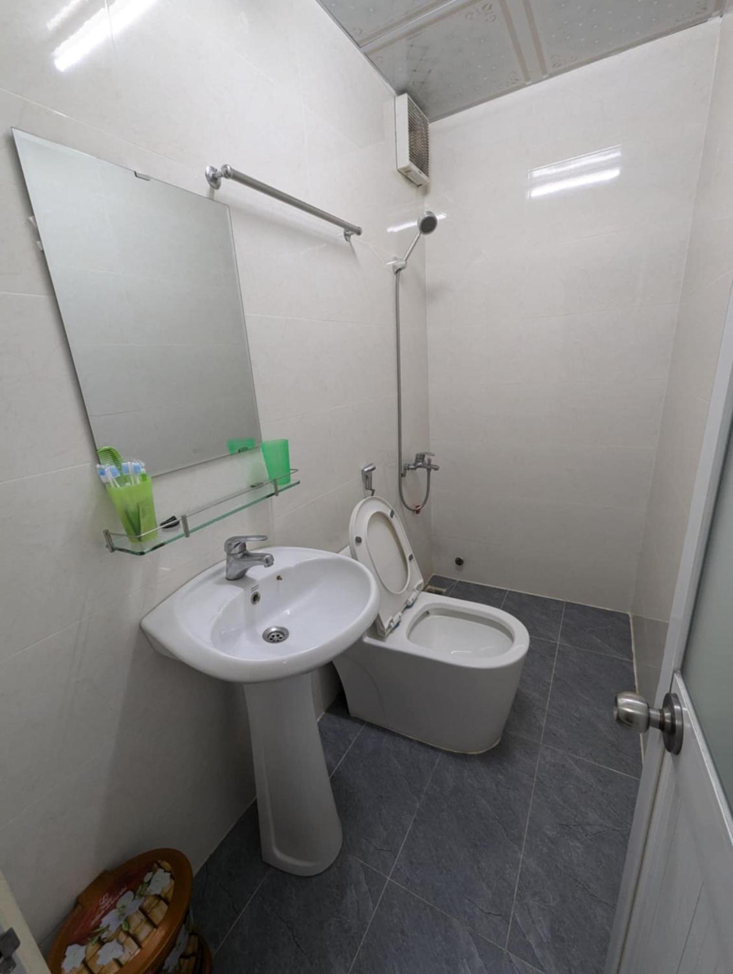 Khách sạn Khach San Nhat Thy TP. Hồ Chí Minh